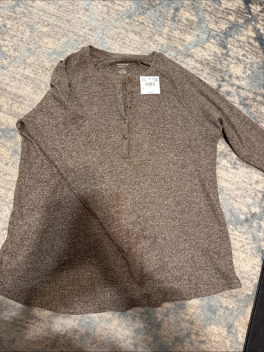 Womenās Long-Sleeve waffle Shirt in Brown
